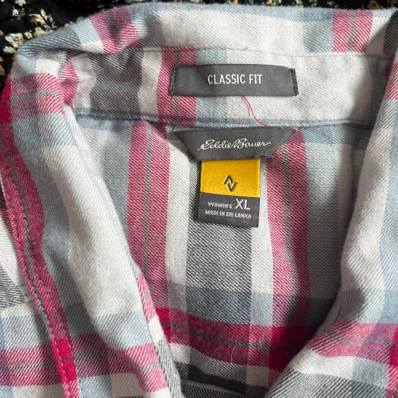 Eddie Bauer Red & Gray Plaid Button Up Flannel Shirt Size XL - Picture 2 of 6